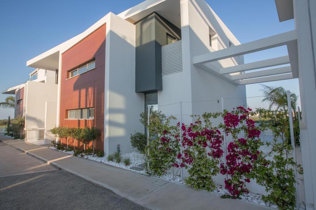 The White H Villa, Protaras, Fresh And Peaceful Paralimni Buitenkant foto